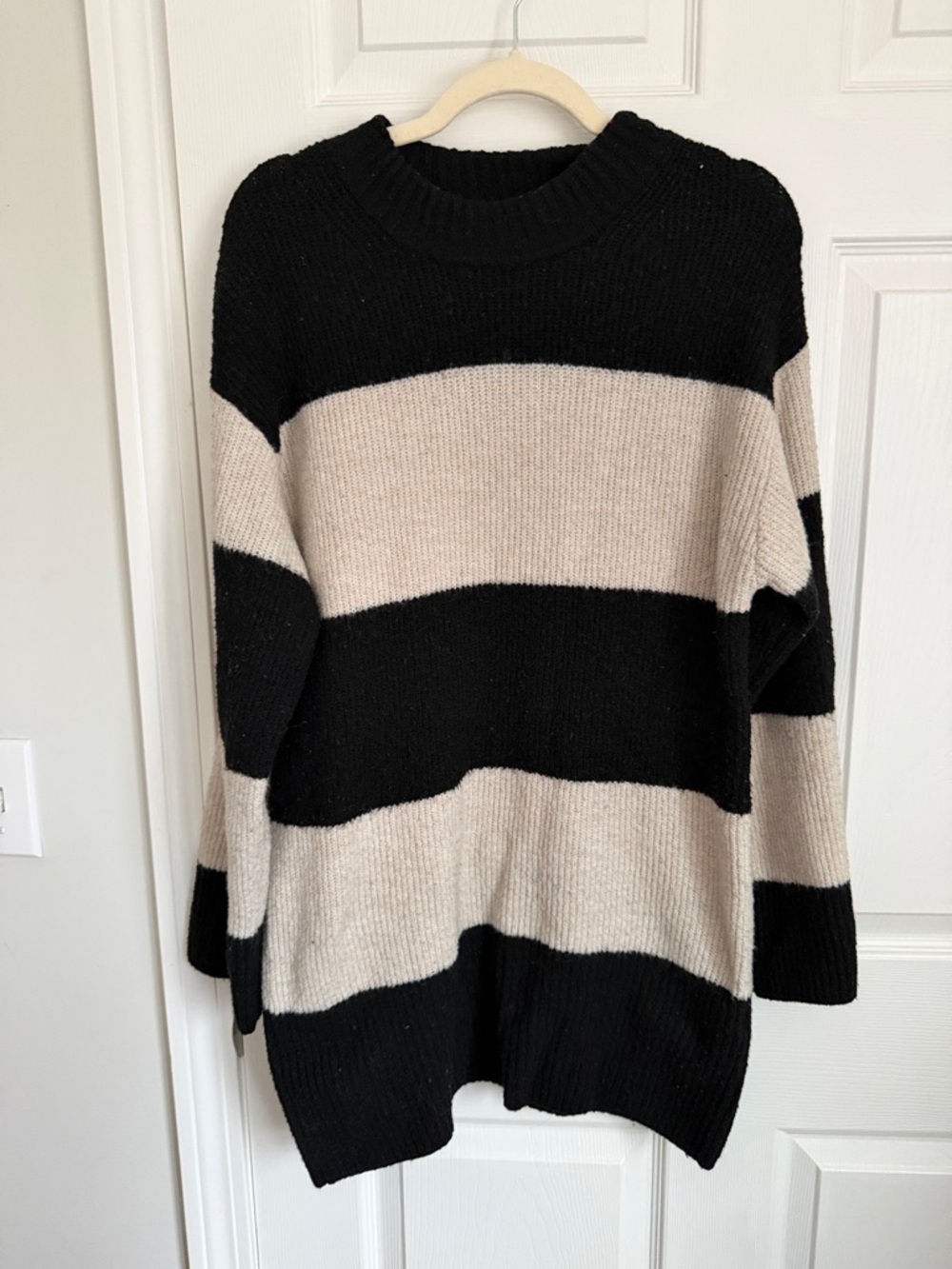 H&M Black and Cream Striped Crewneck Sweater